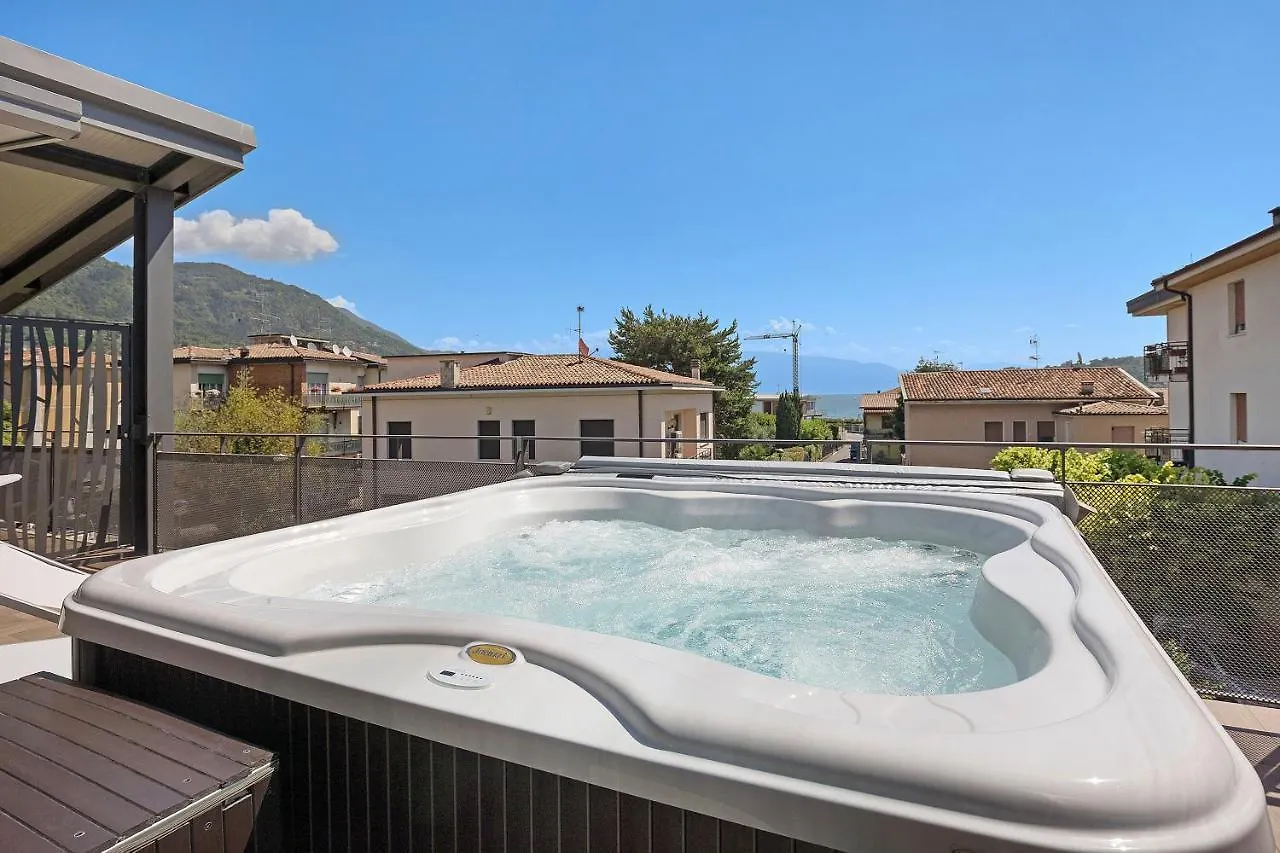 Villa Donne Del Lago Vittoria Salò Apartament