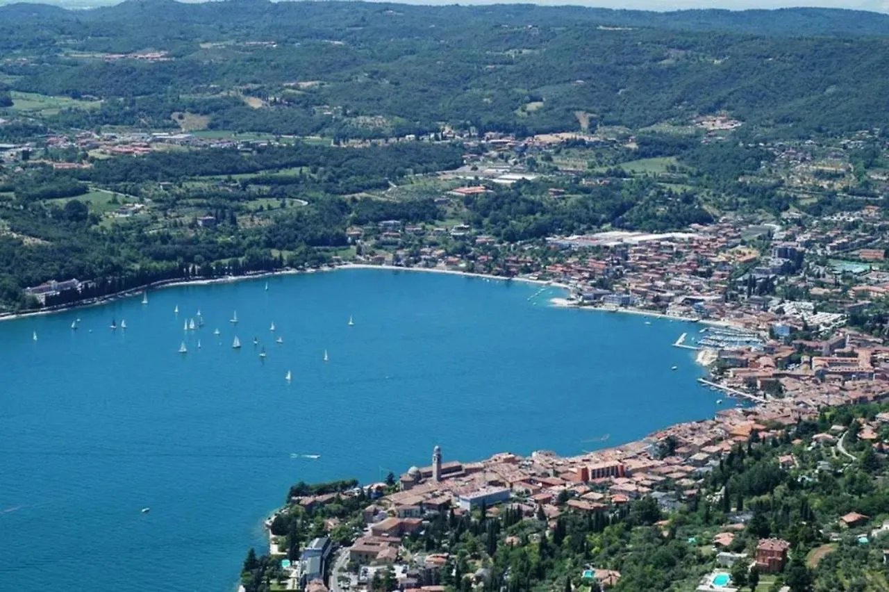 Villa Donne Del Lago Vittoria Salo Apartment